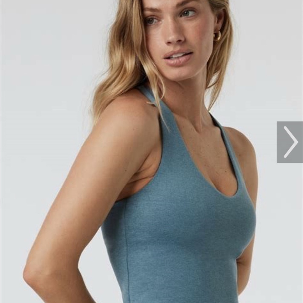 Vuori Halo Performance Crop 2.0 Smoke Blue Heather.